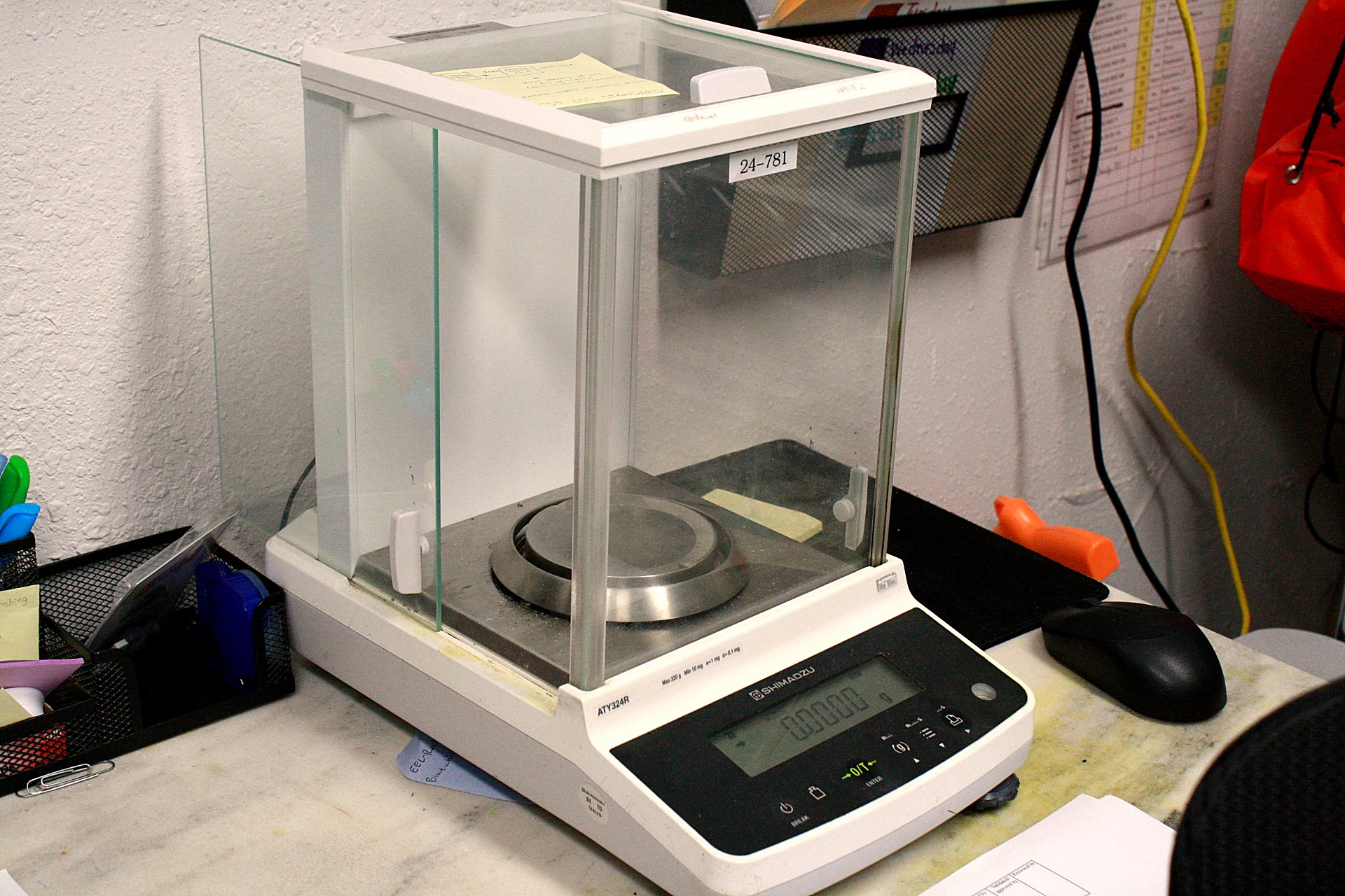 Shimadzu analytical balance for precision measurement