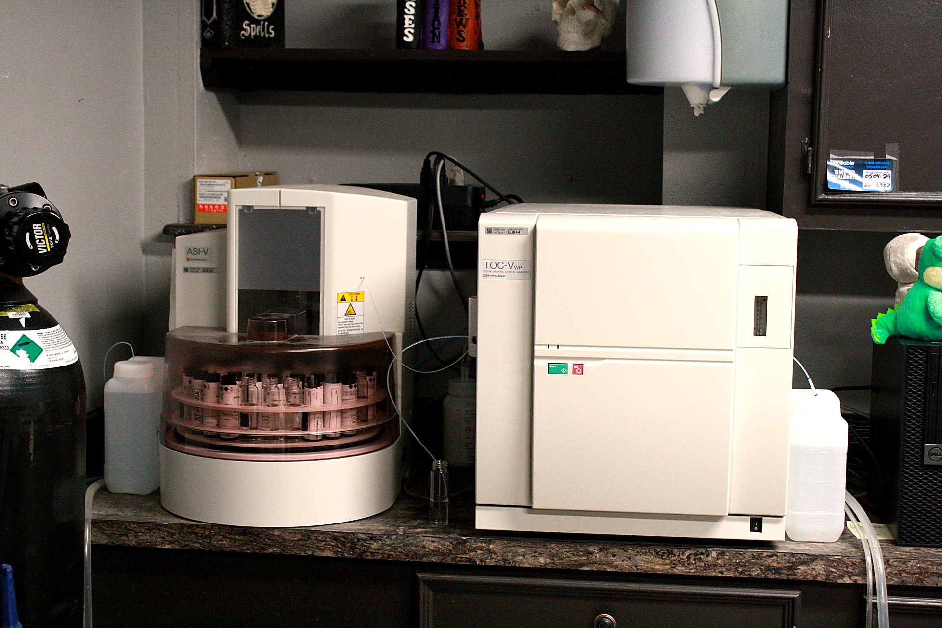 TOC analyzer at Eastex laboratory